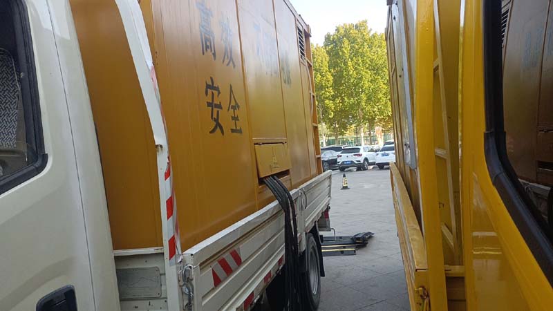 立山如何判断柴油发电机组和UPS电源的切换时间是否符合要求？